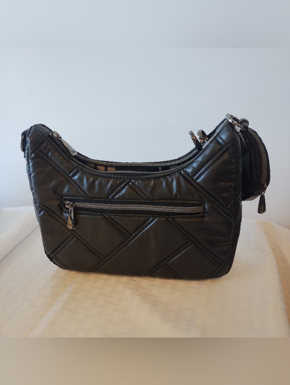 NWT Lug Curtsy Mini Crossbody Bag with Pouch in Metallic Black - Picture 8 of 11